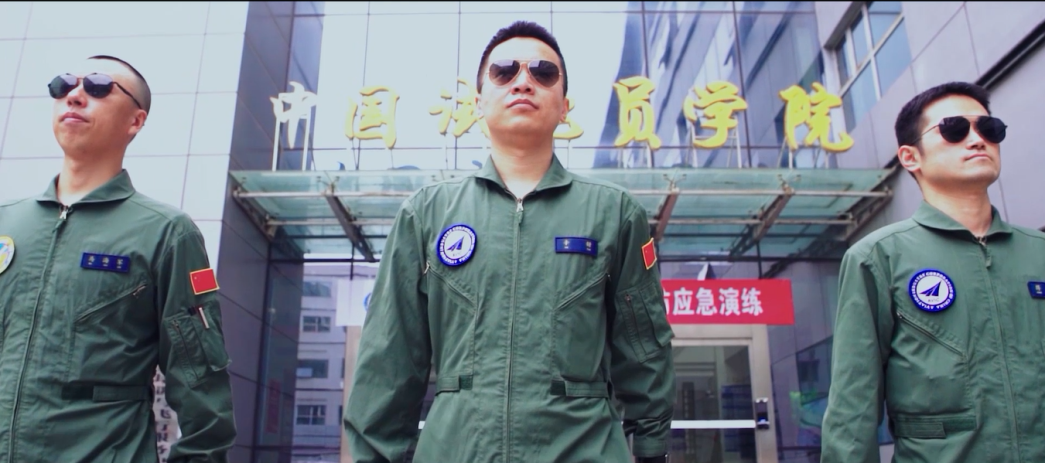 宋慧乔穿搭图片_长纱裙怎样穿搭_穿搭资讯/