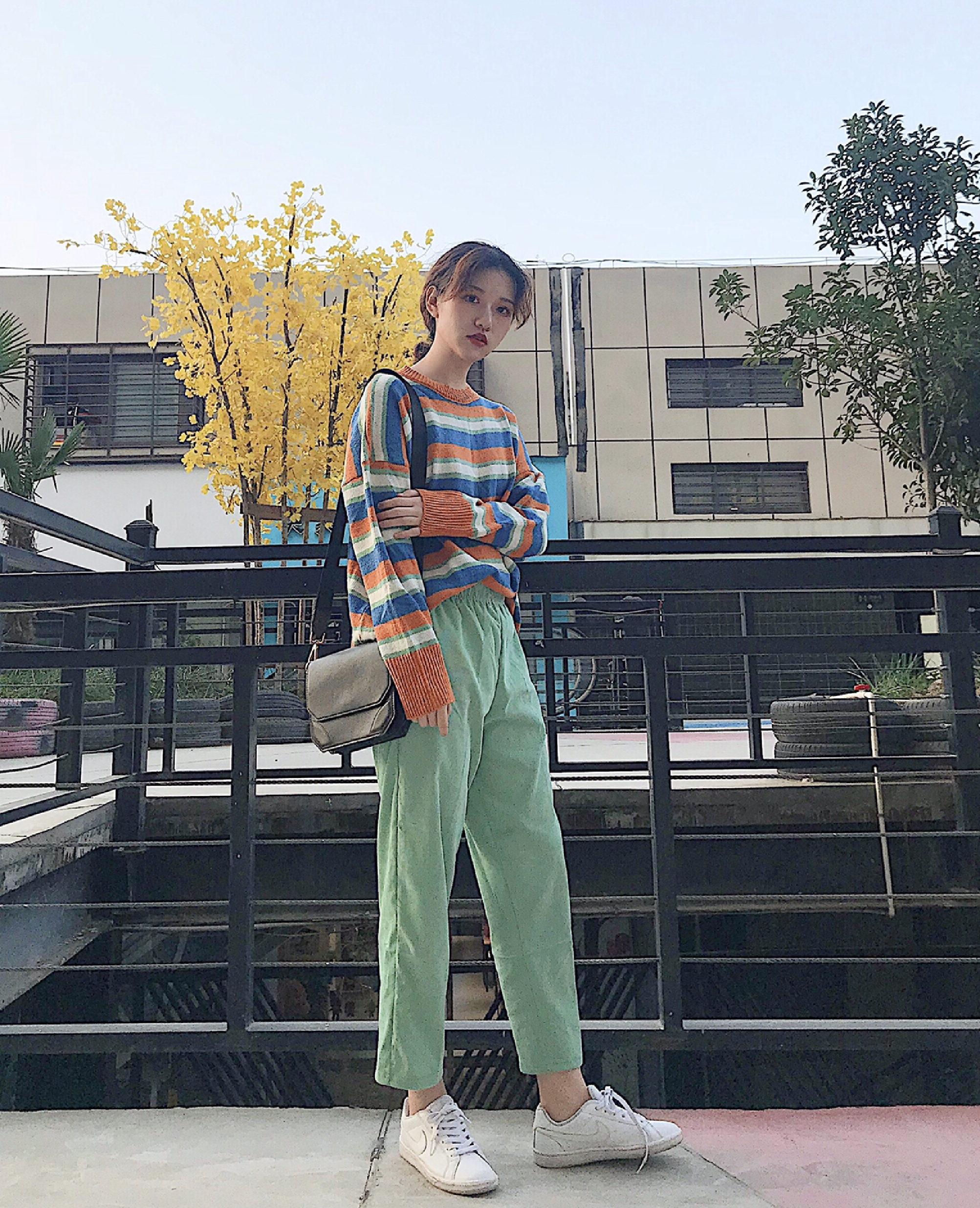 这个“拉腿神裤”请小姐姐查收/
