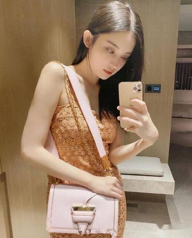 2019穿搭秋冬穿搭图片_hers穿搭志_穿搭百科/
