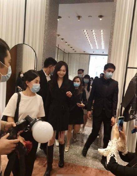 穿搭搭配攻略大全_穿搭的图片如何制作_穿搭作品/