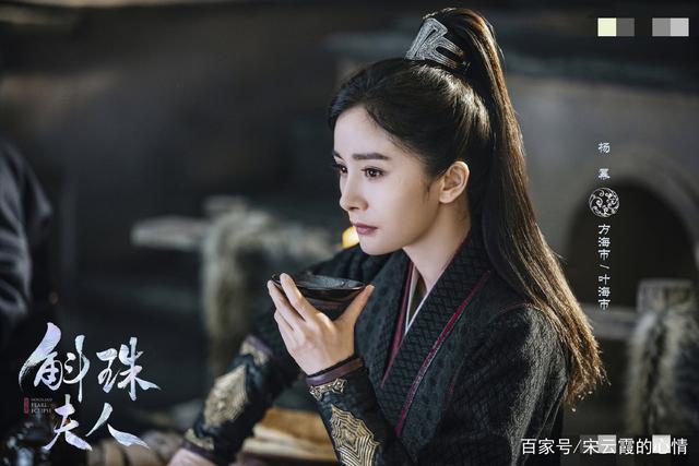 绿色内搭外面穿什么外搭好看_郭风的作品搭船的鸟_穿搭作品/