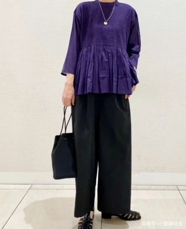 在日常穿搭中，普通人如何去巧妙地借鉴时装周元素？