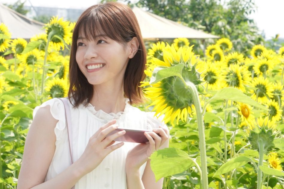 梁静茹穿搭冬季图片_穿搭百科_明星穿豹纹皮草搭配图/