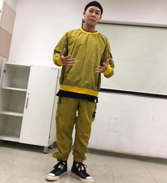 潮流搭配图_穿搭潮流_潮流配搭